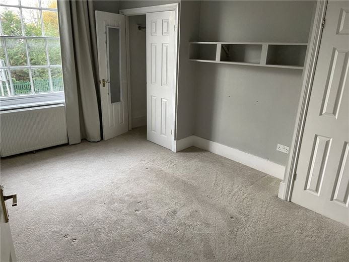 2 bedroom flat, Charnham Court, Hungerford RG17 - Available