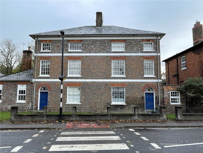 2 bedroom flat, Charnham Court, Hungerford RG17 - Available