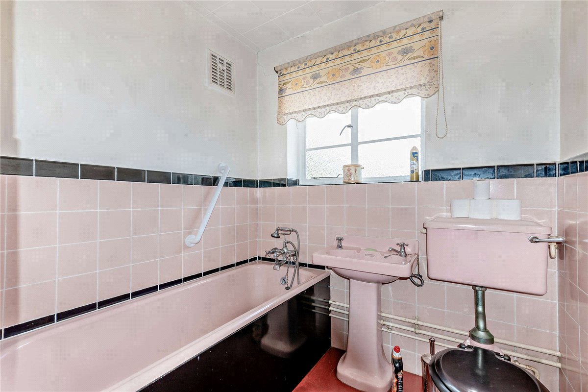 2 bedroom bungalow, Crookham Common Road, Crookham RG19 - Sold STC