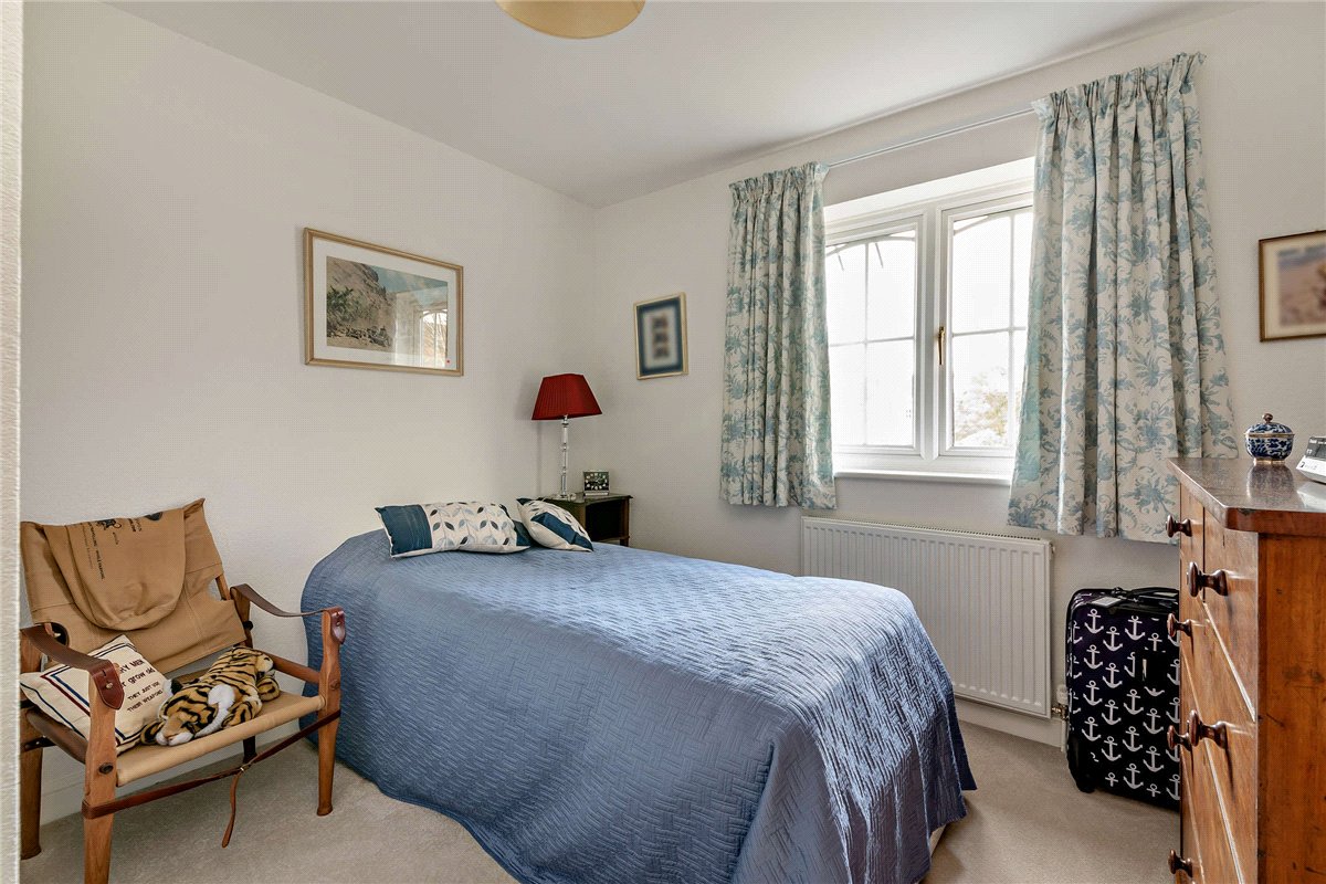 4 bedroom house, Heathfields, Chieveley RG20 - Available