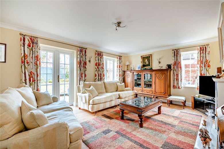 4 bedroom house, Heathfields, Chieveley RG20 - Available