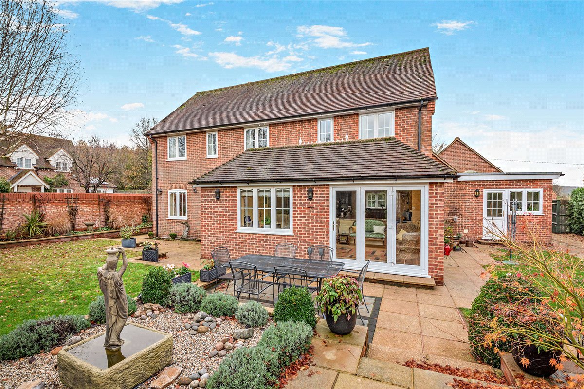 4 bedroom house, Heathfields, Chieveley RG20 - Available