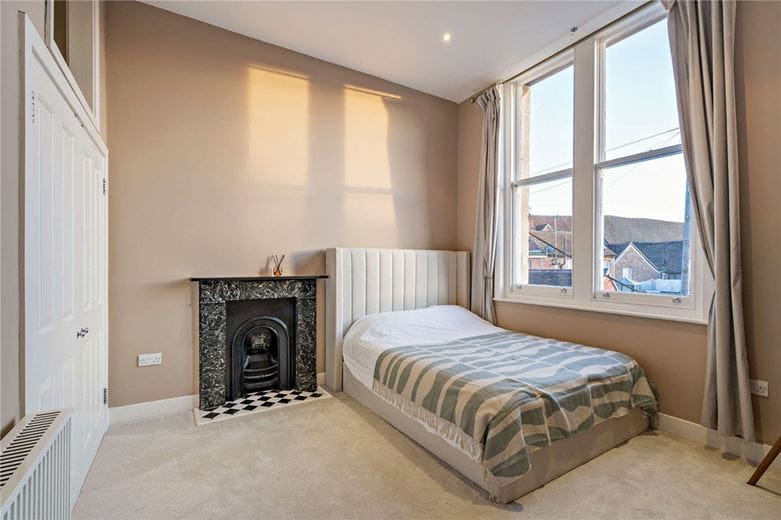 2 bedroom flat, Craven Road, Newbury RG14 - Available