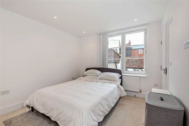 2 bedroom flat, Northbrook Street, Newbury RG14 - Available