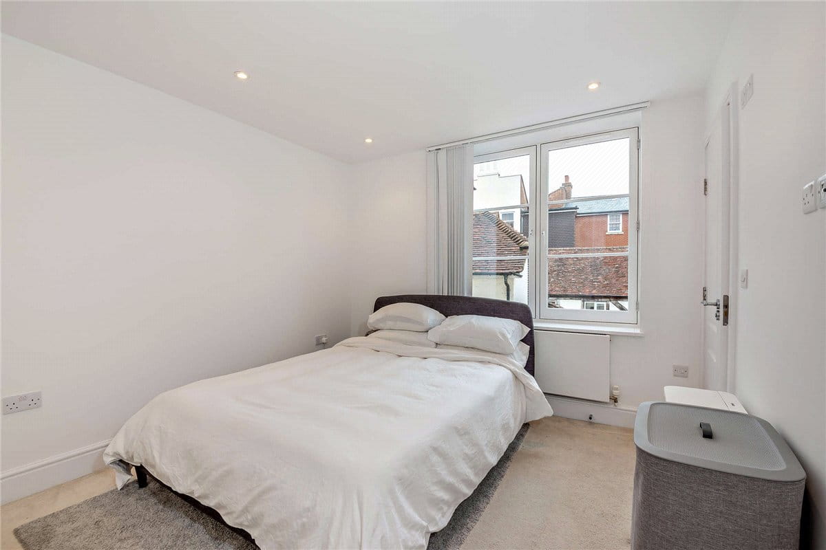 2 bedroom flat, Northbrook Street, Newbury RG14 - Available