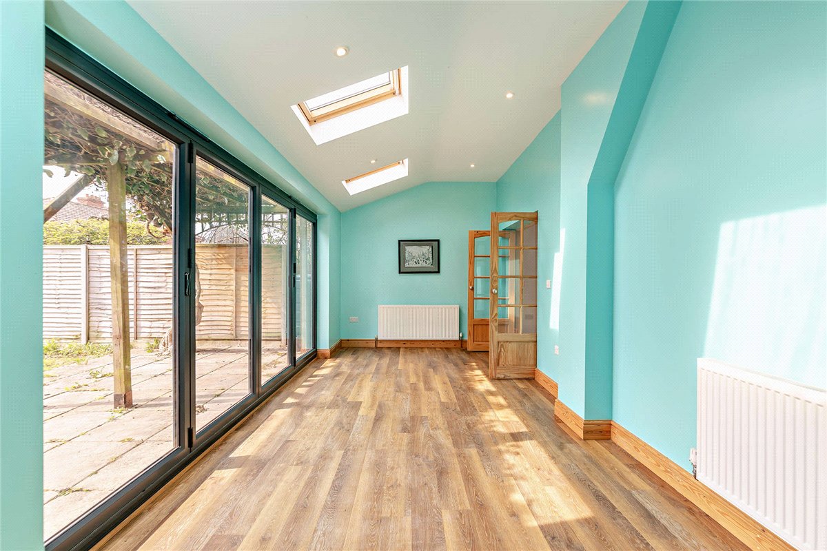 4 bedroom house, Sagecroft Road, Thatcham RG18 - Available