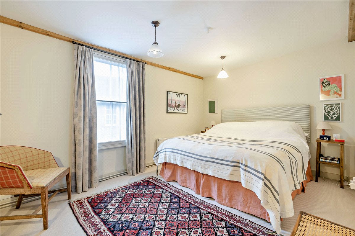 4 bedroom house, George Street, Kingsclere RG20 - Available