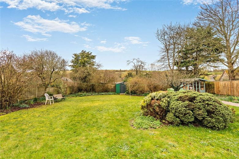 3 bedroom bungalow, Downs Close, Eastbury RG17 - Available