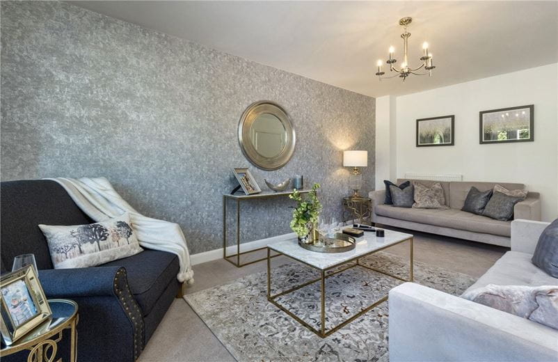 3 bedroom house, Princess Gardens, Bishops Green RG20 - Available