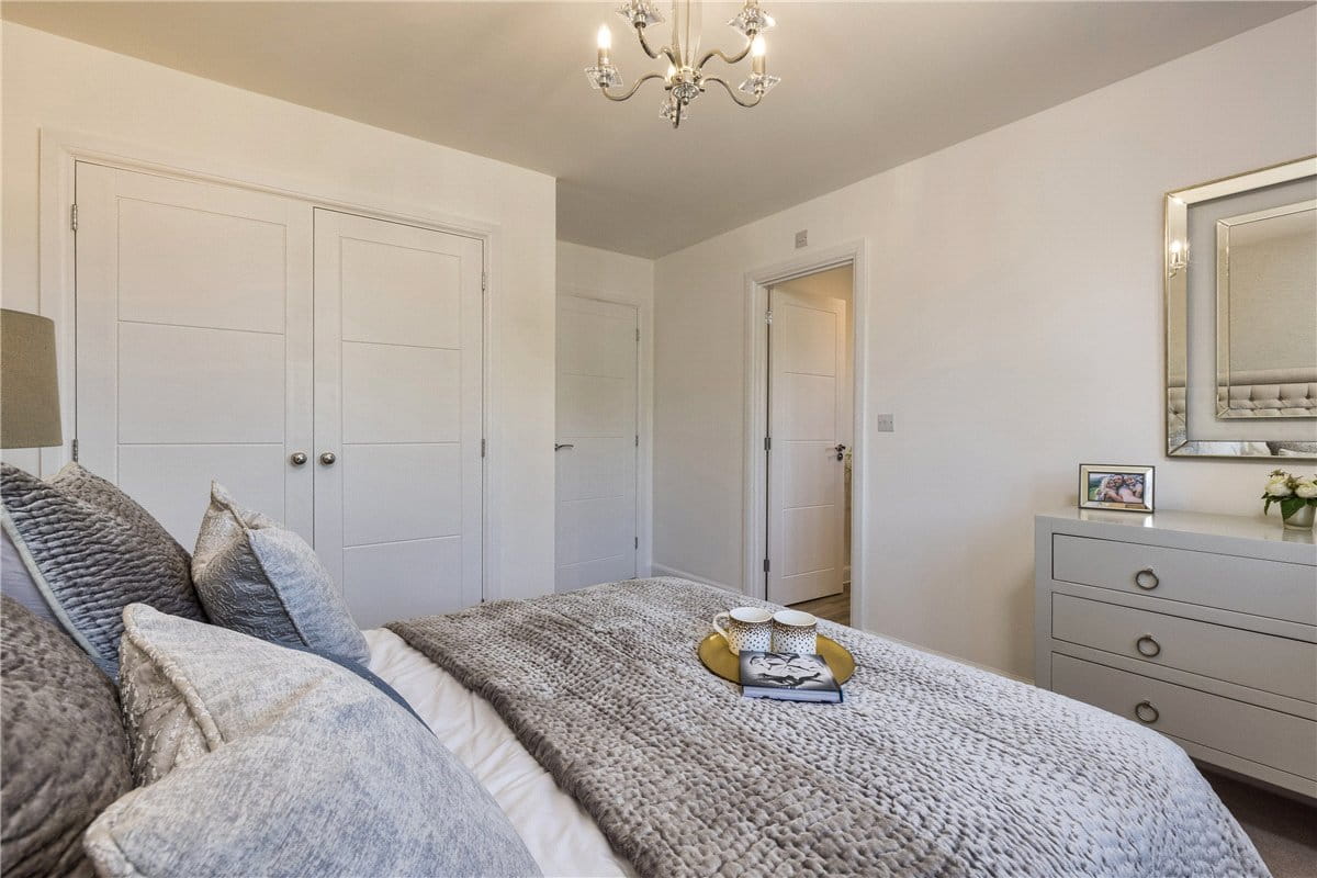 3 bedroom house, Princess Gardens, Bishops Green RG20 - Available