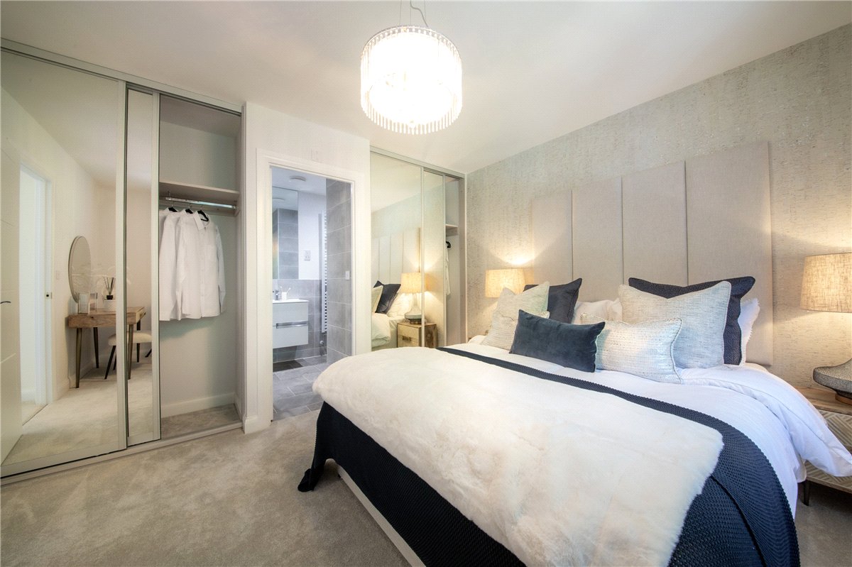 5 bedroom house, Princess Gardens, Bishops Green RG20 - Available