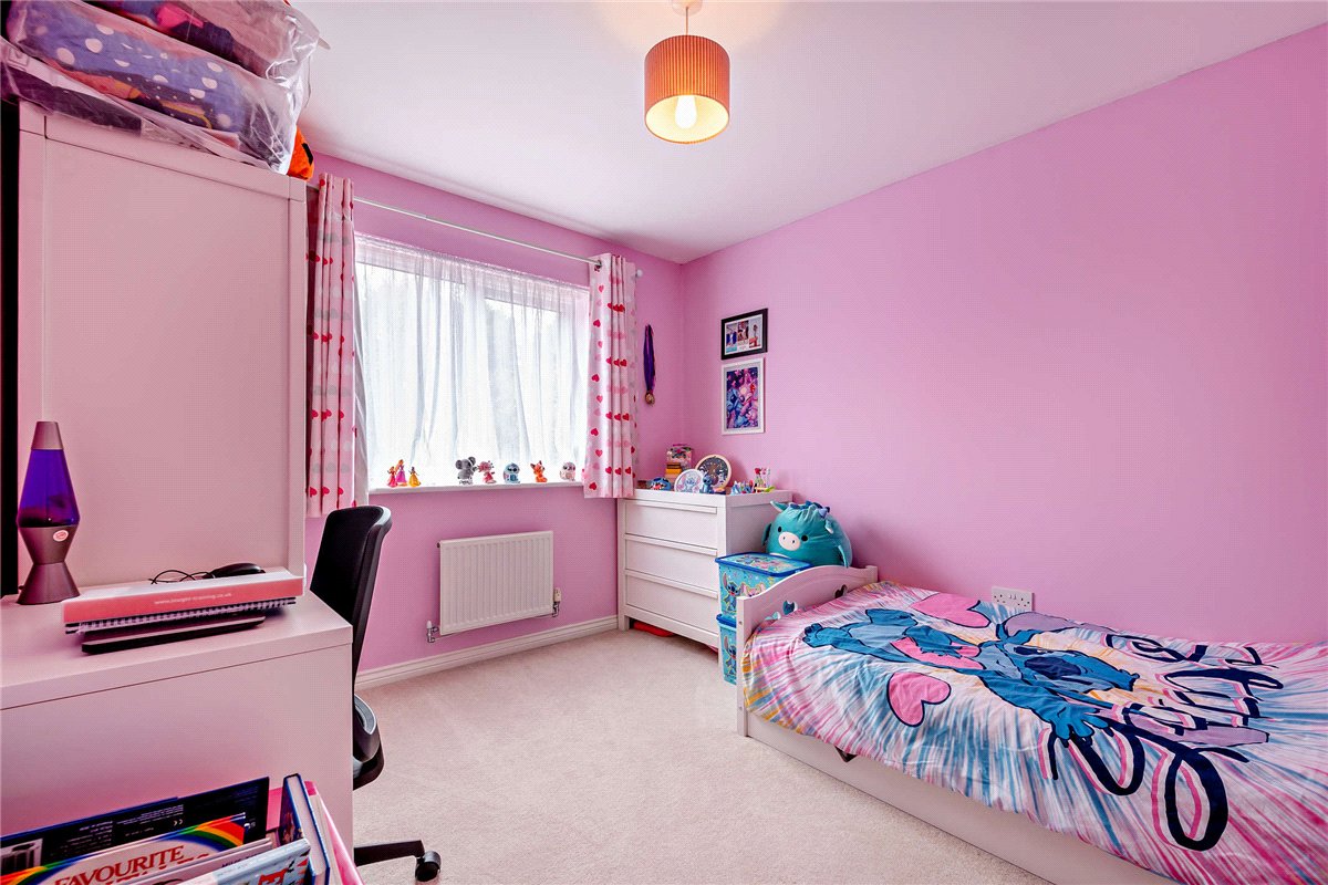 3 bedroom house, Blake Road, Hermitage RG18 - Available