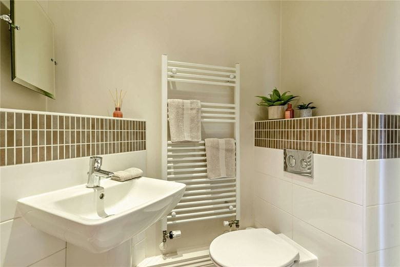 1 bedroom flat, Ireland Drive, Newbury RG14 - Available