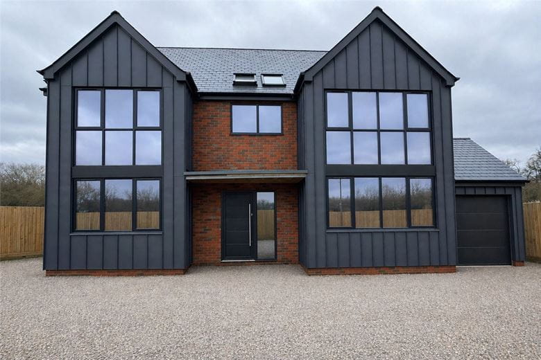 4 bedroom house, Bishops Green, Newbury RG20 - Available