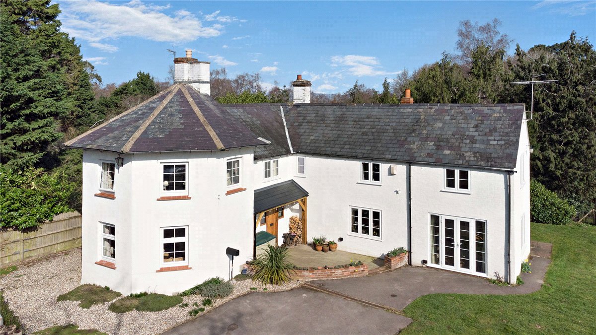 5 bedroom house, Burys Bank Road, Crookham Common RG19 - Available