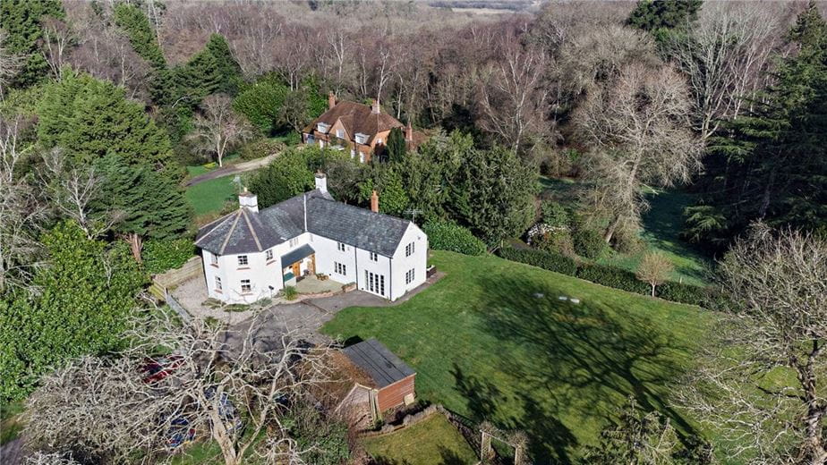 5 bedroom house, Burys Bank Road, Crookham Common RG19 - Available