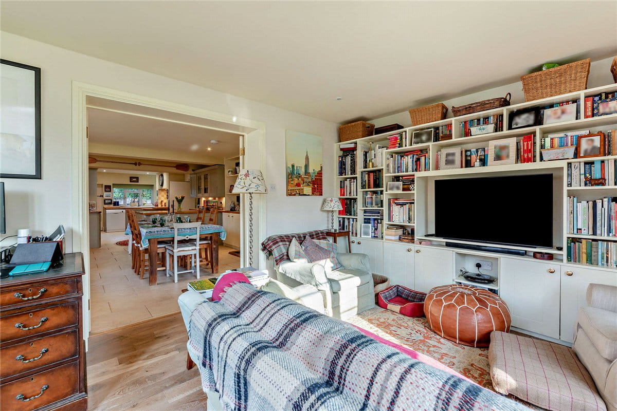 5 bedroom house, Burys Bank Road, Crookham Common RG19 - Available