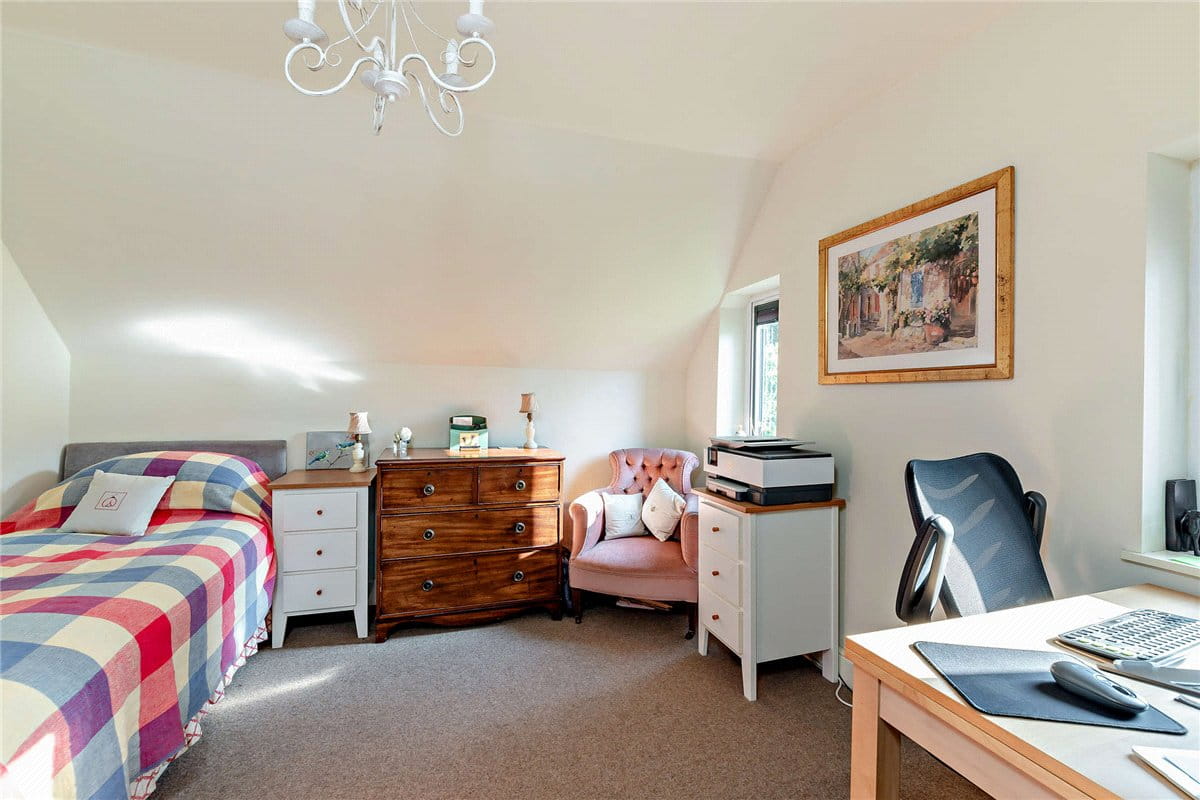 5 bedroom house, Burys Bank Road, Crookham Common RG19 - Available