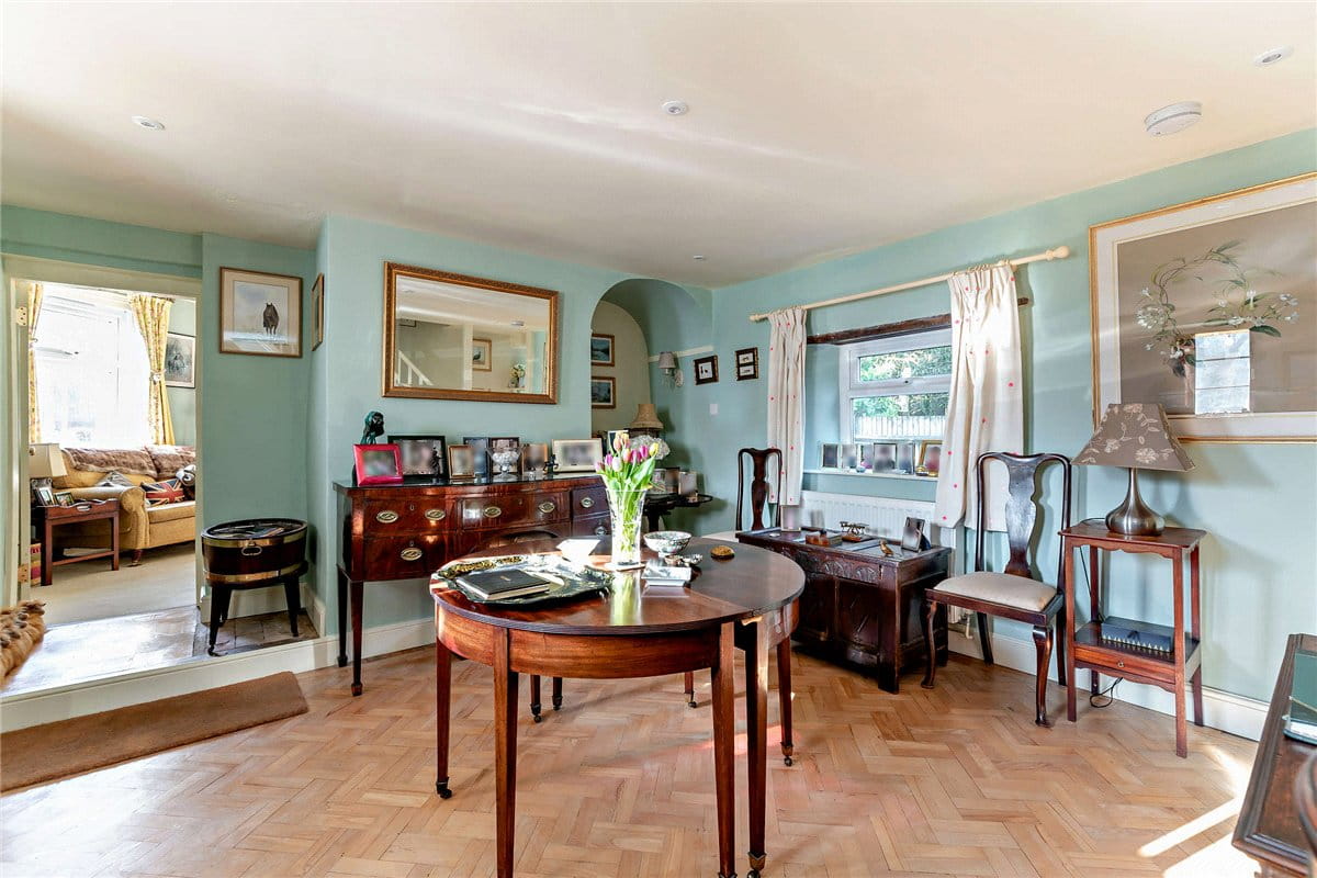 5 bedroom house, Burys Bank Road, Crookham Common RG19 - Available