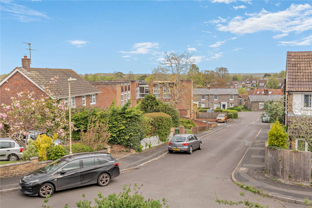 4 bedroom house, King John Road, Kingsclere RG20 - Available