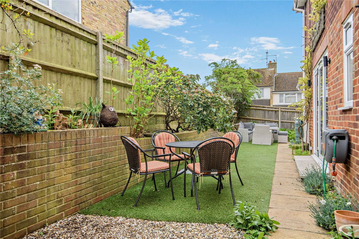 4 bedroom house, King John Road, Kingsclere RG20 - Available