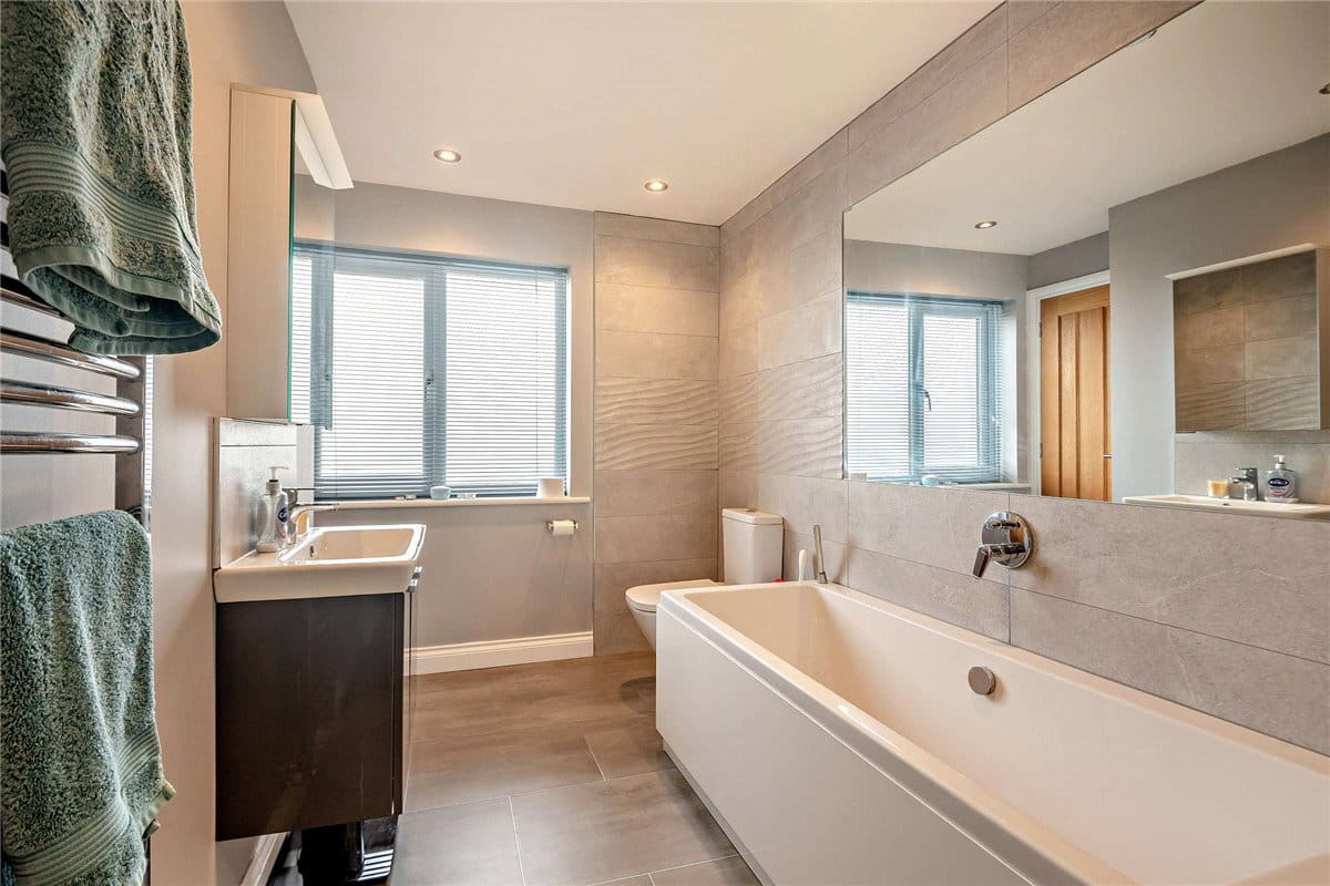 4 bedroom house, King John Road, Kingsclere RG20 - Available