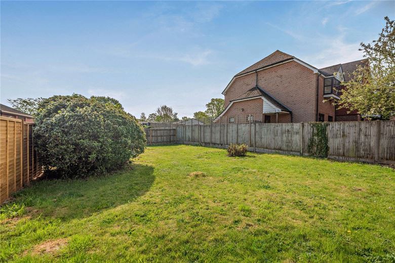 3 bedroom house, Gore End Road, Ball Hill RG20 - Available