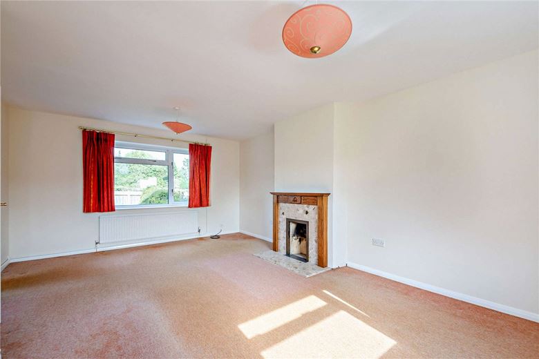 3 bedroom house, Gore End Road, Ball Hill RG20 - Available