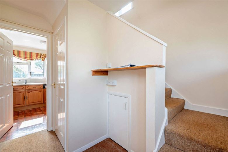 3 bedroom house, Gore End Road, Ball Hill RG20 - Available