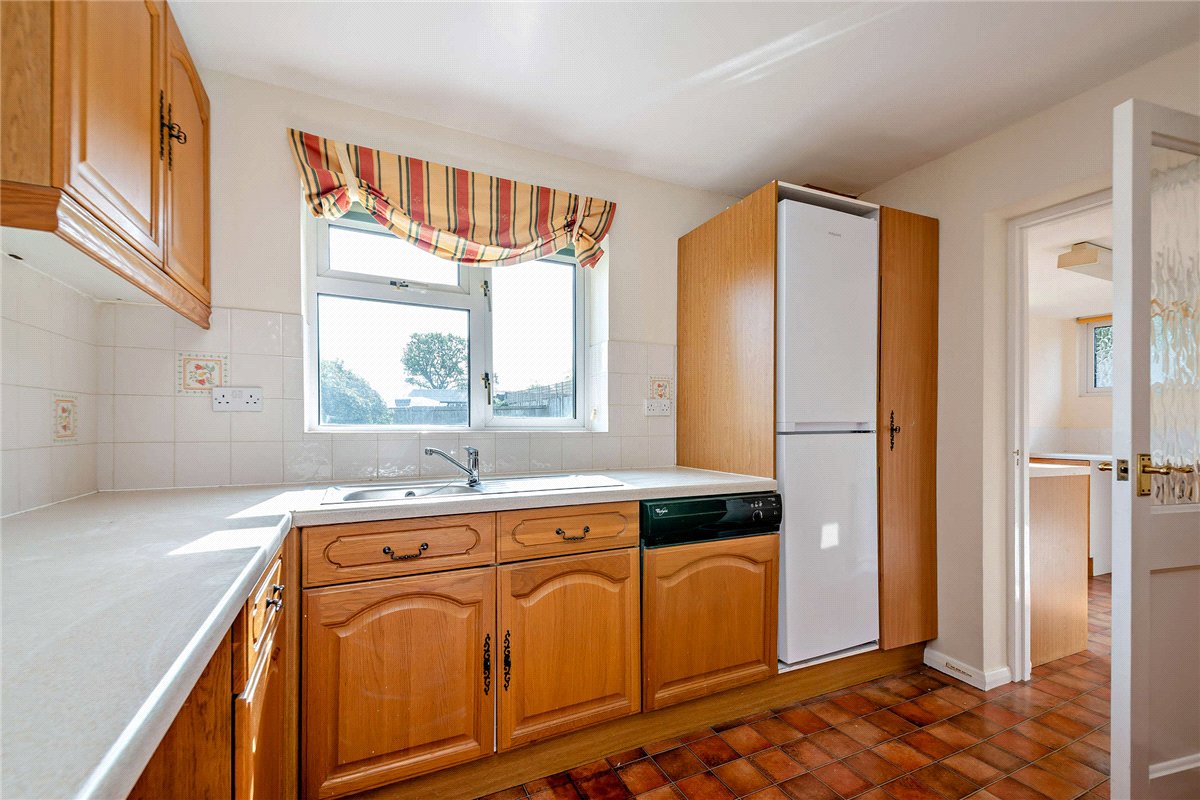 3 bedroom house, Gore End Road, Ball Hill RG20 - Available