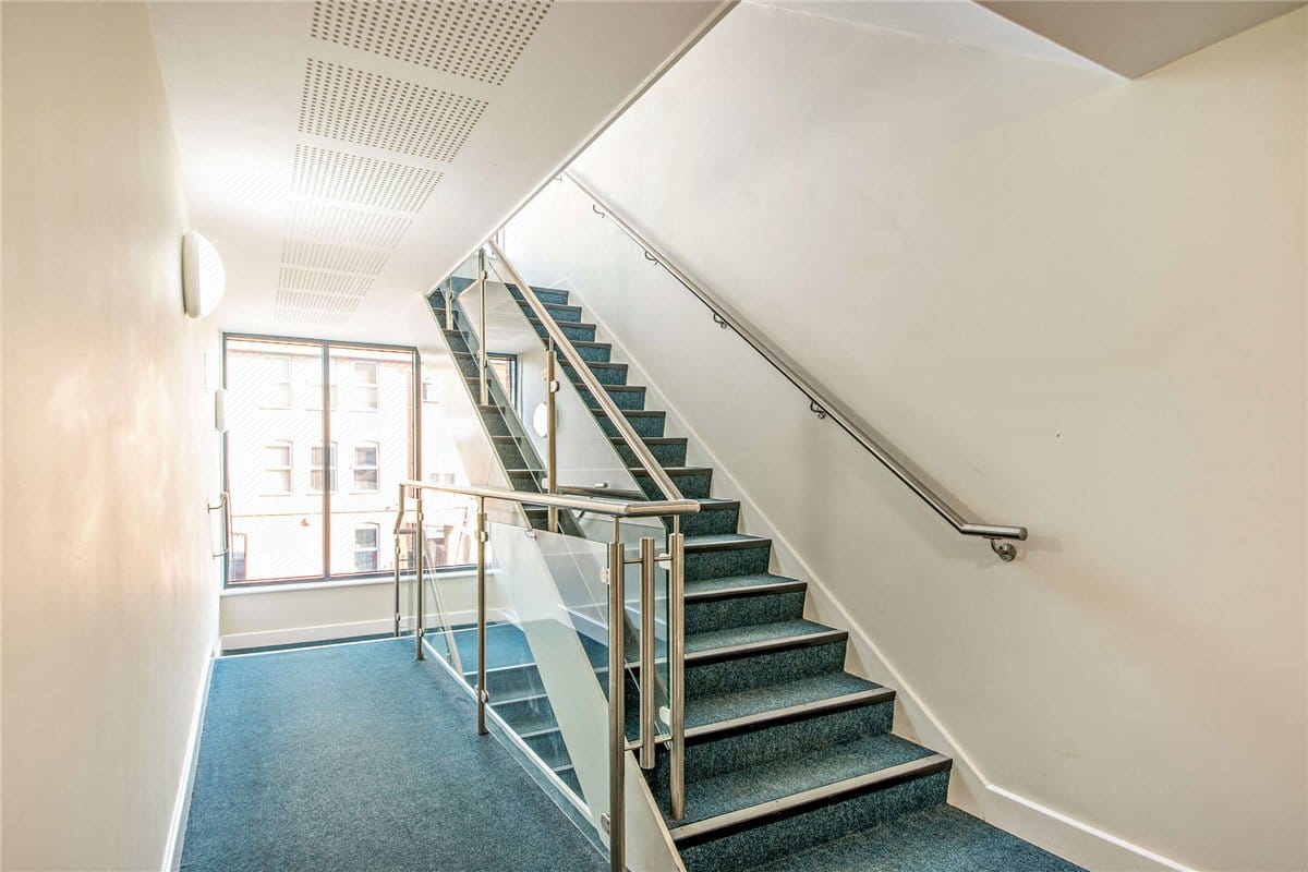 2 bedroom flat, West Street, Newbury RG14 - Available