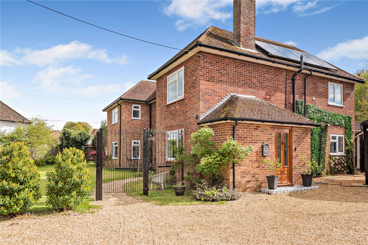 4 bedroom house, George Street, Kingsclere RG20 - Available