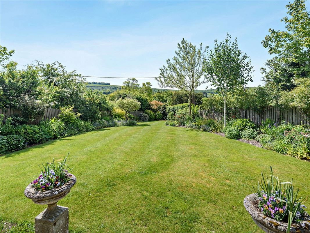 3 bedroom house, Fox's Lane, Kingsclere RG20 - Available