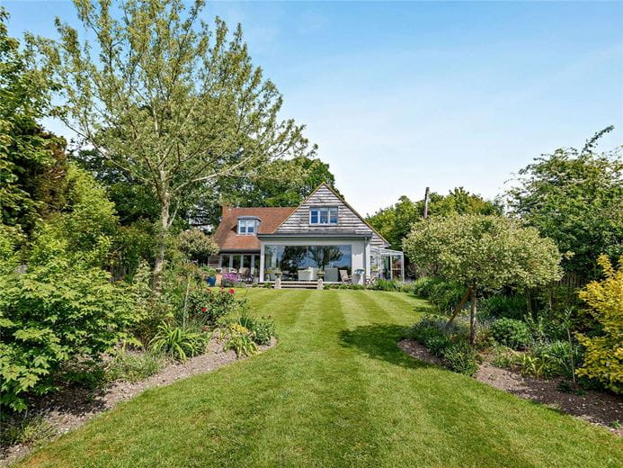 3 bedroom house, Fox's Lane, Kingsclere RG20 - Available