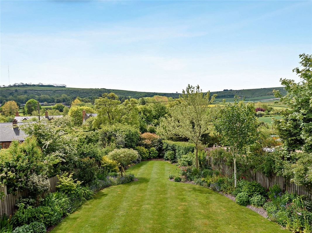 3 bedroom house, Fox's Lane, Kingsclere RG20 - Available