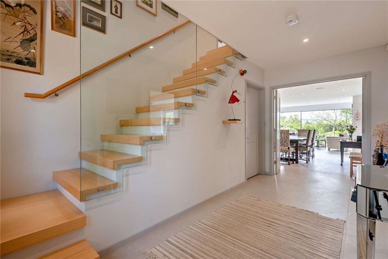 3 bedroom house, Fox's Lane, Kingsclere RG20 - Available