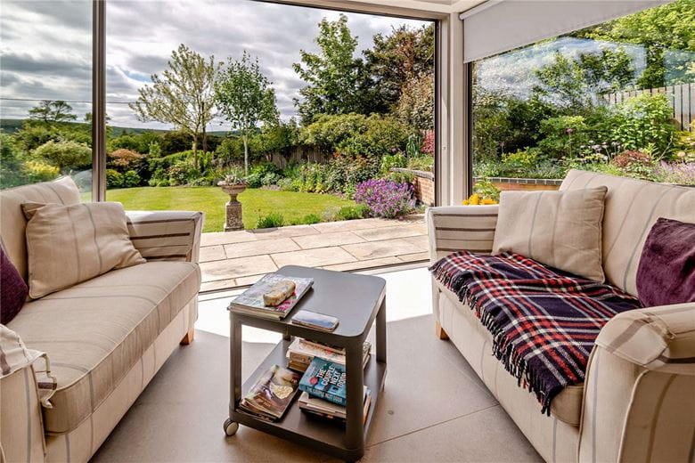 3 bedroom house, Fox's Lane, Kingsclere RG20 - Available
