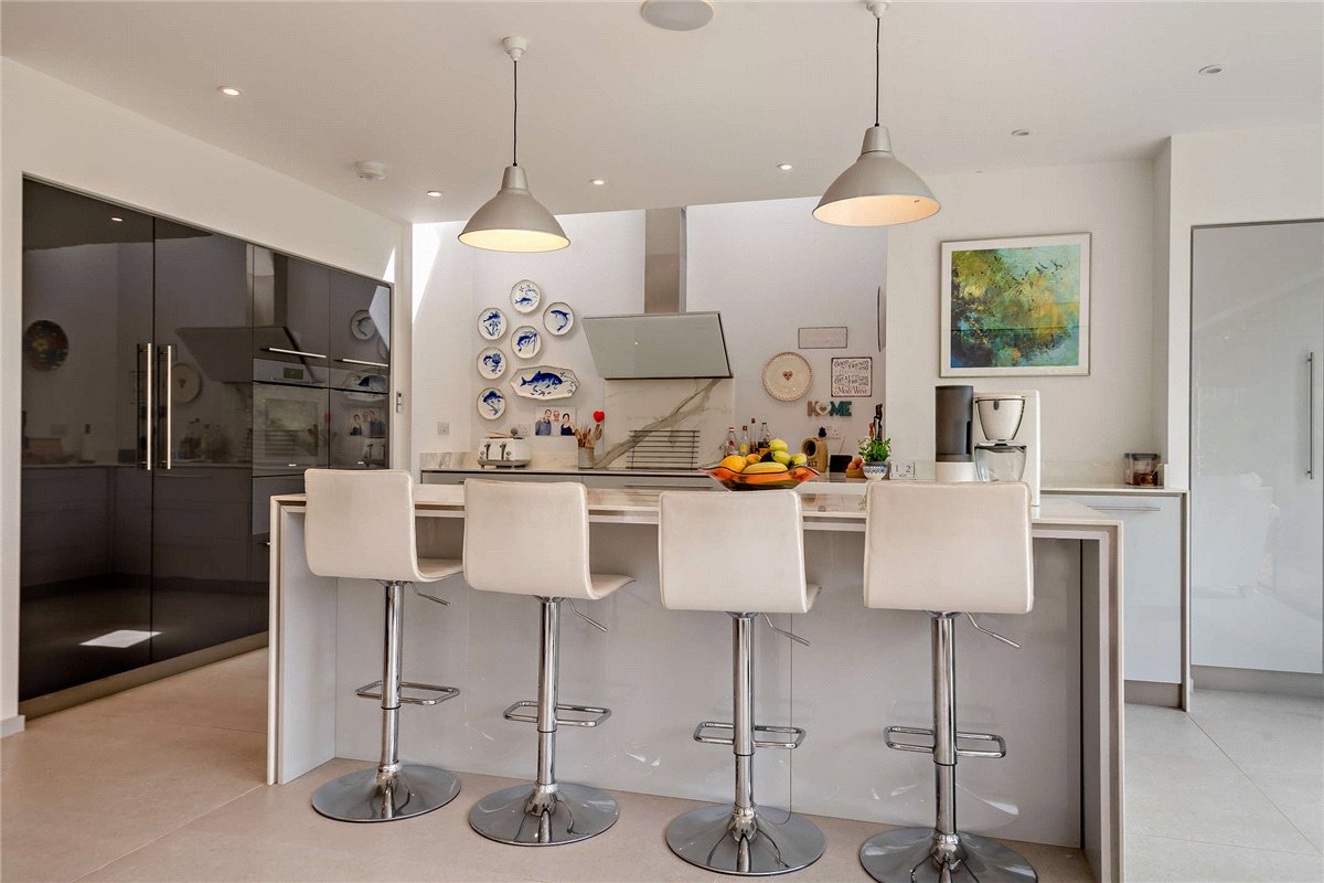 3 bedroom house, Fox's Lane, Kingsclere RG20 - Available