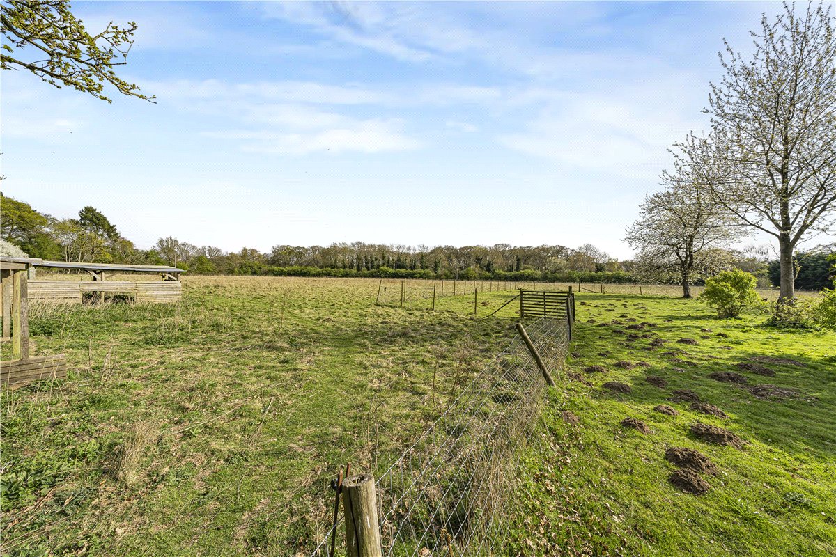 5 bedroom house, Oakley Wood, Benson OX10 - Available