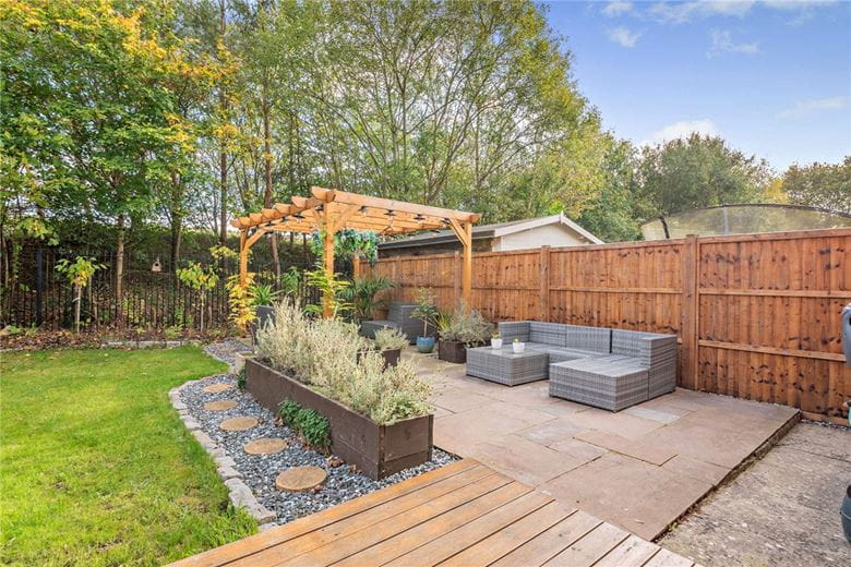 4 bedroom house, Hermitage Green, Hermitage RG18 - Available