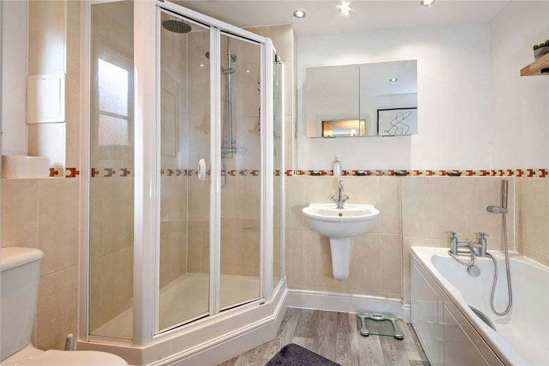 4 bedroom house, Hermitage Green, Hermitage RG18 - Available