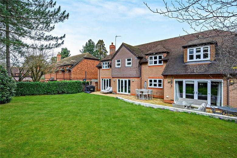 5 bedroom house, Windingbrook Lane, Collingtree Park NN4 - Sold