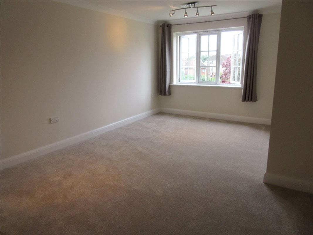 2 bedroom flat, Catherine Road, Newbury RG14 - Under Offer
