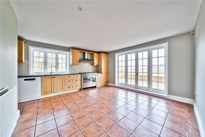 4 bedroom house, The Slade, Bucklebury RG7 - Available