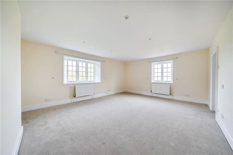 4 bedroom house, The Slade, Bucklebury RG7 - Available