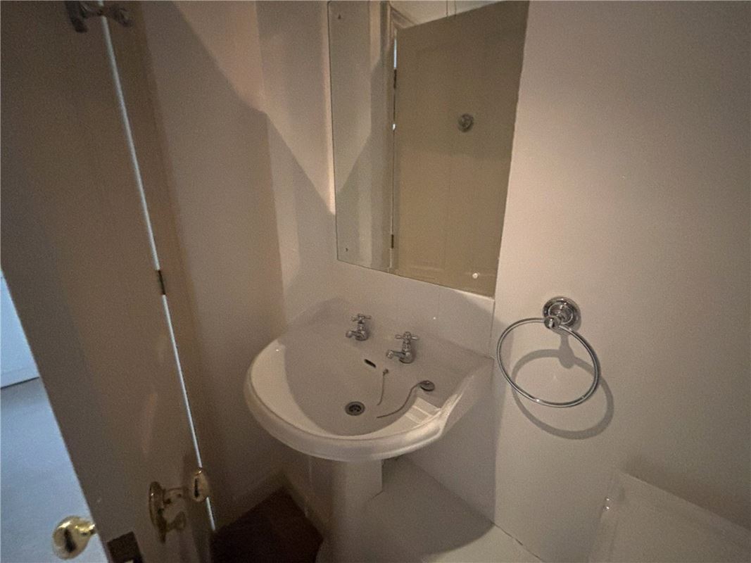 2 bedroom house, Hopgoods Green, Bucklebury RG7 - Under Offer