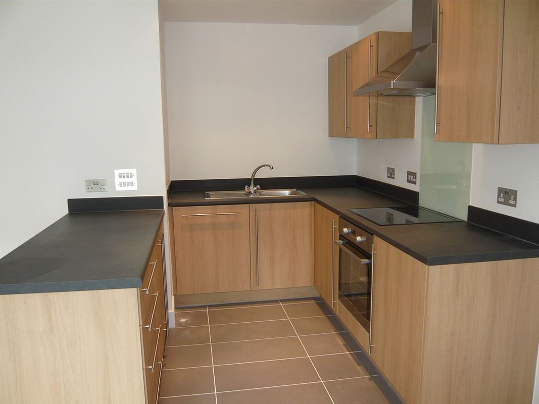 1 bedroom flat, Park Way, Newbury RG14 - Let Agreed
