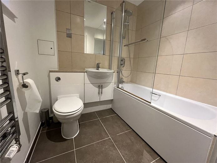 1 bedroom flat, Park Way, Newbury RG14 - Let Agreed