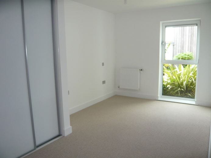 2 bedroom flat, Park Way, Newbury RG14 - Available