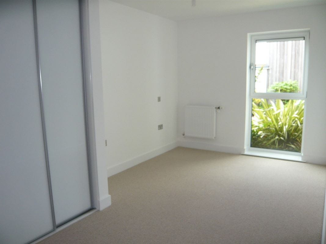 2 bedroom flat, Park Way, Newbury RG14 - Available